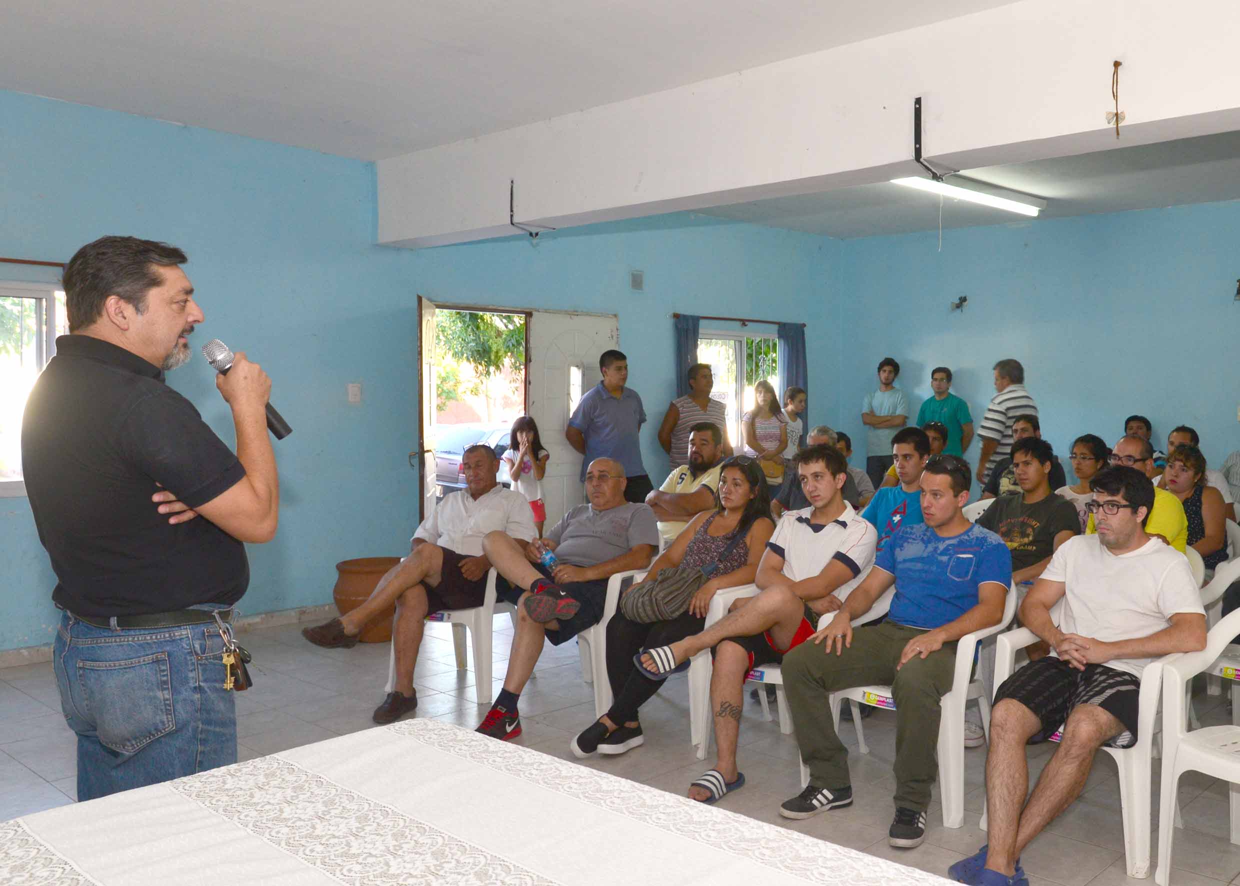 Lee más sobre el artículo JÓVENES SE CAPACITAN EN ELECTRICIDAD DOMICILIARIA EN EL BARRIO MARIANO MORENO