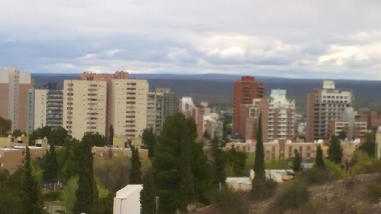 En este momento estás viendo CONTINÚA EL FRÍO EN LA CIUDAD