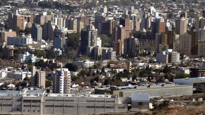 En este momento estás viendo TENDENCIA EN NEUQUÉN: 60.000 PERSONAS VIVEN EN EDIFICIOS DE ALTURA