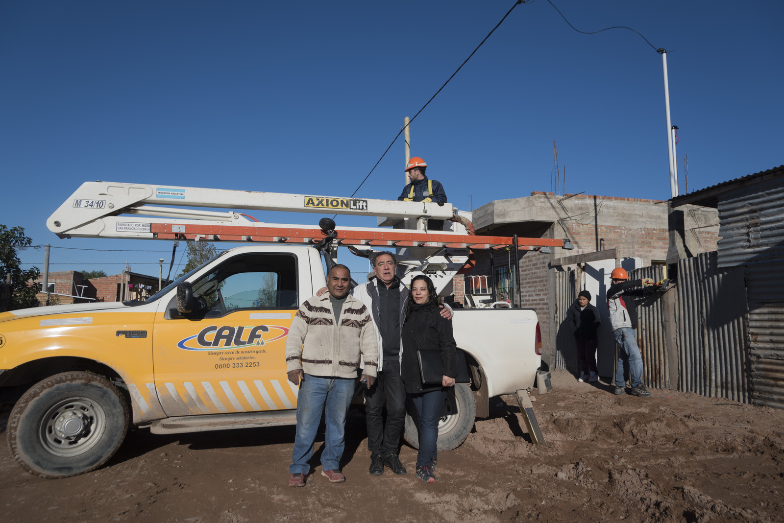 En este momento estás viendo ALMAFUERTE II: 22 NUEVAS FAMILIAS SE SUMAN A LA RED ELÉCTRICA