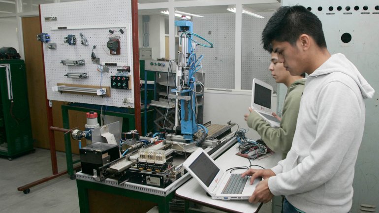 En este momento estás viendo EL 60% DE LOS PIBES QUE BUSCAN TRABAJO NO TERMINÓ LA SECUNDARIA