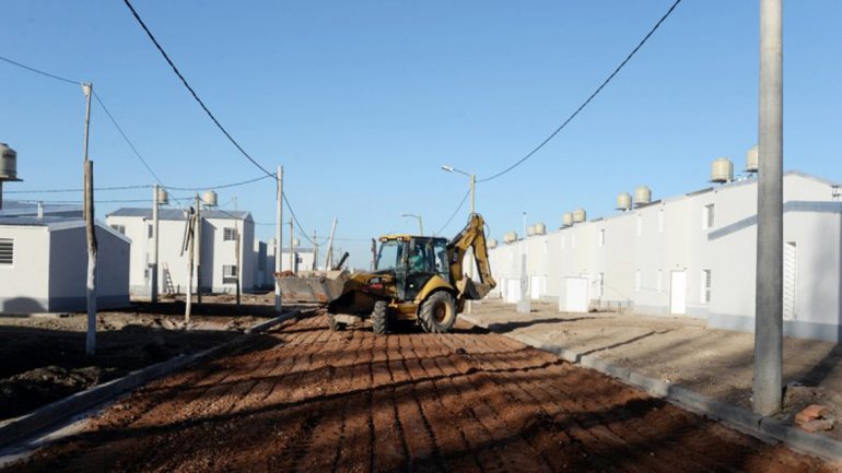 En este momento estás viendo LA PROVINCIA QUIERE EMPEZAR A CONSTRUIR 1500 CASAS