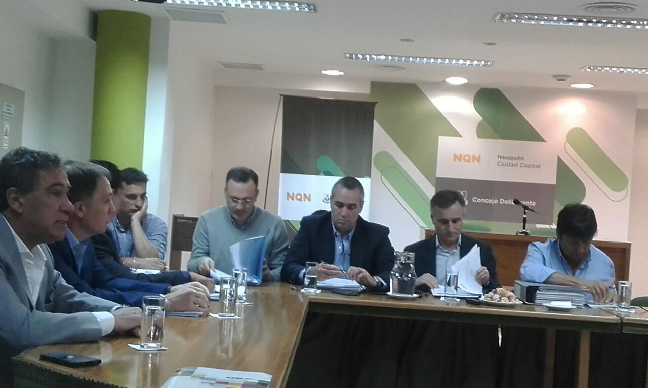 Lee más sobre el artículo AUTORIDADES DE CALF EN EL CONCEJO DELIBERANTE