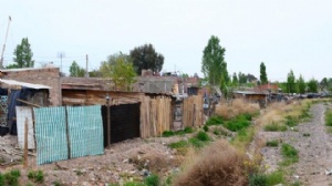 En este momento estás viendo EN NEUQUÉN Y RÍO NEGRO 17.982 FAMILIAS VIVEN EN ASENTAMIENTOS