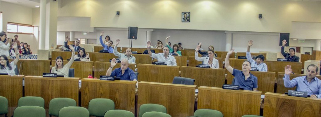 En este momento estás viendo AVAL UNÁNIME A LA REGULARIZACIÓN DOMINIAL DE RINCÓN DEL VALLE, 2 Y 7 DE MAYO