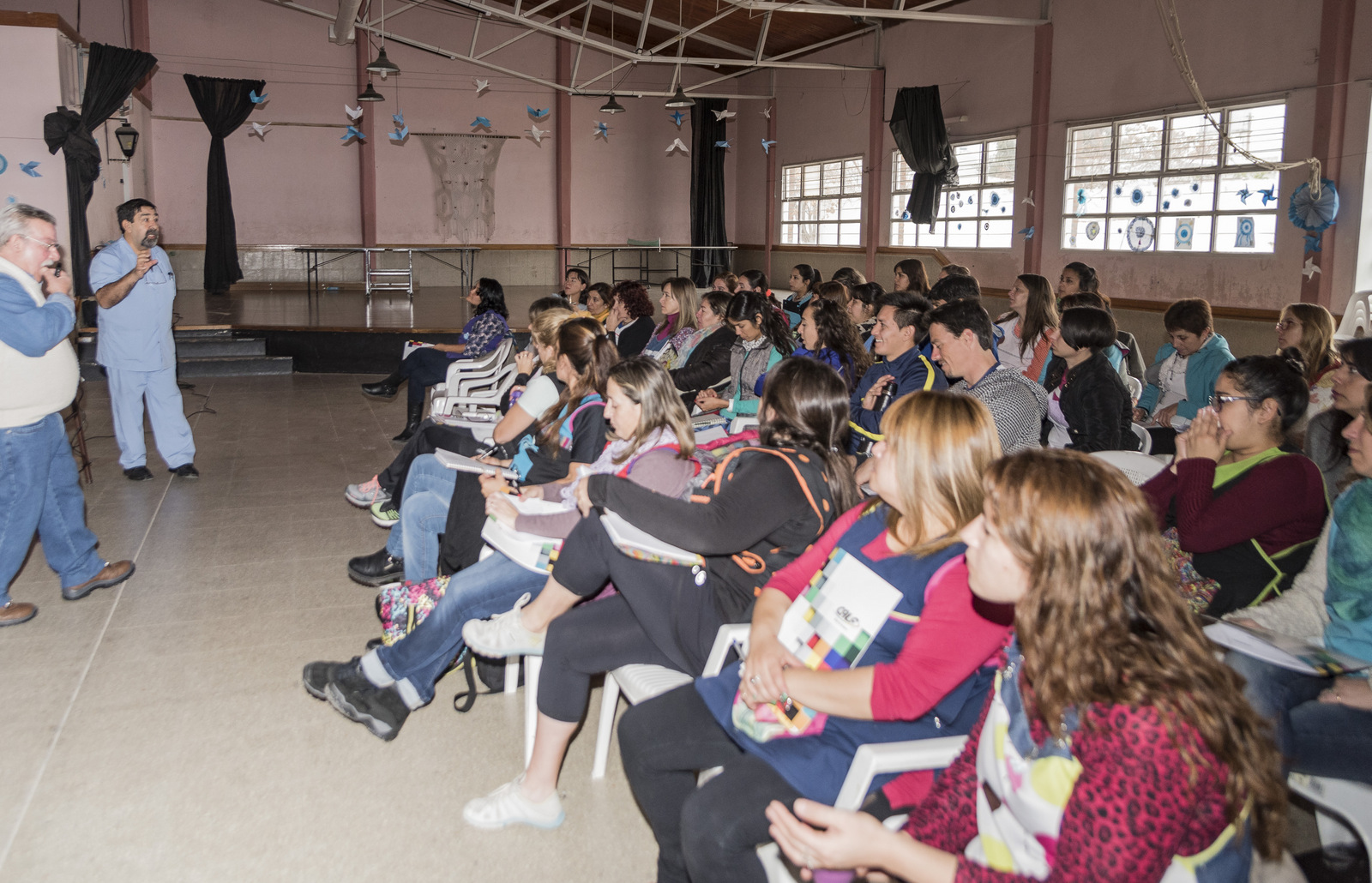 En este momento estás viendo PERSONAL DE LA ESCUELA N° 121 SE CAPACITA EN PRIMEROS AUXILIOS Y RCP BÁSICO