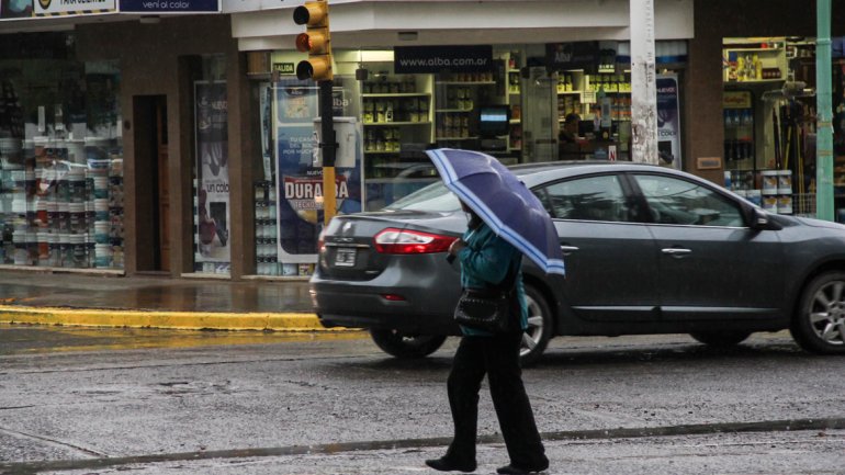 En este momento estás viendo LA AIC EMITIÓ UNA ALERTA POR LLUVIAS Y FUERTES VIENTOS EN TODA LA REGIÓN