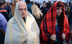 En este momento estás viendo POR LA SUBA DE TARIFAS Y LA TEMPERATURA, CAYÓ FUERTE EL CONSUMO DE ENERGÍA EN LOS HOGARES