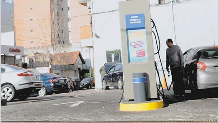 En este momento estás viendo SERÁN SEIS LOS AUMENTOS ENTRE NAFTAS, GAS, LUZ Y TRANSPORTE HASTA ABRIL