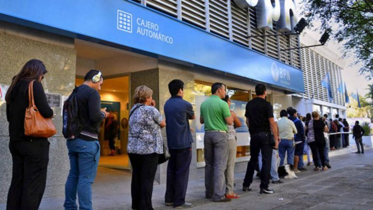 Lee más sobre el artículo LA PROVINCIA PAGARÁ EL AGUINALDO EL 21 DE DICIEMBRE