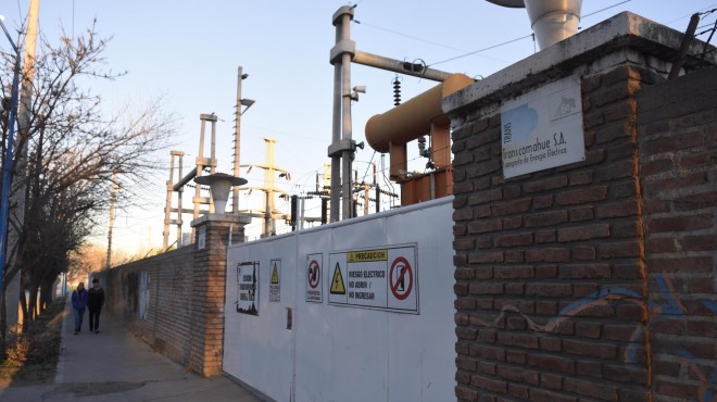 Lee más sobre el artículo EN MEDIO DE LOS CORTES, EL GOBIERNO RIONEGRINO LANZA LA LICITACIÓN PARA LA COMPRA DE UN TRANSFORMADOR