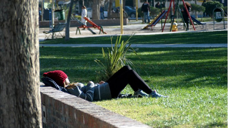 En este momento estás viendo EL OTOÑO NO QUIERE HACERSE ESPERAR: SE VIENE UNA SEMANA FRESCA Y CON VIENTO