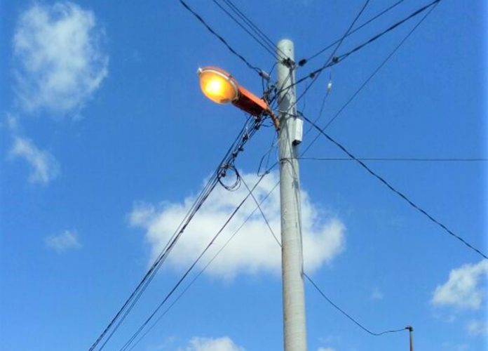 En este momento estás viendo CHACO (SECHEEP): LA DISTRIBUIDORA INCORPORA POSTES DE FIBRA DE VIDRIO Y PLÁSTICO A SU RED ELÉCTRICA