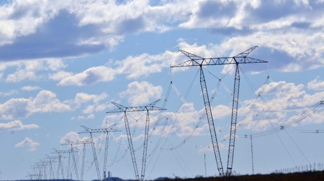 En este momento estás viendo EL GOBIERNO APUESTA EN ENERGÍA A LA COMPETENCIA DEL MERCADO Y AL INTERCAMBIO REGIONAL