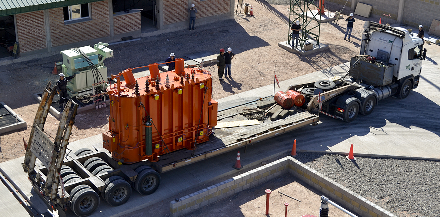 En este momento estás viendo LLEGÓ OTRO TRANSFORMADOR PARA LA NUEVA ESTACIÓN TRANSFORMADORA COLONIA VALENTINA