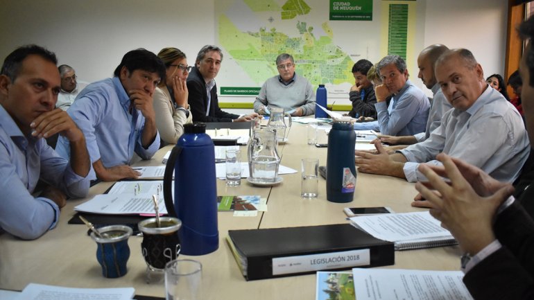 En este momento estás viendo EL CONCEJO SE METE EN LA DISCUSIÓN POR LA TARIFA DE LA LUZ