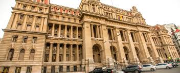 Lee más sobre el artículo EL GOBIERNO LANZÓ UNA NUEVA OFENSIVA JUDICIAL PARA NEUTRALIZAR LOS AMPAROS POR LAS TARIFAS