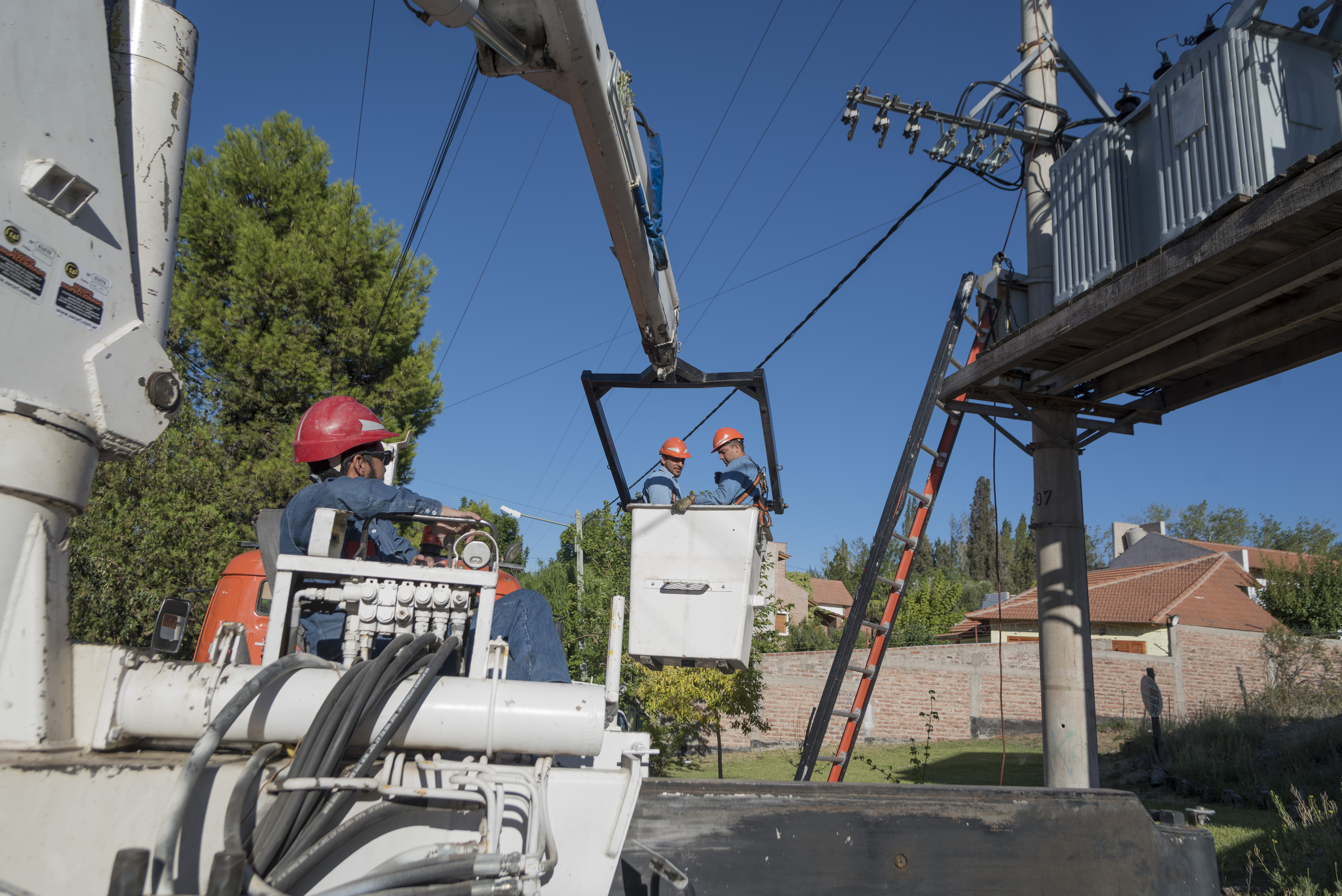 Lee más sobre el artículo OBRAS PROGRAMADAS EN VILLA CEFERINO Y BARDAS SOLEADAS.