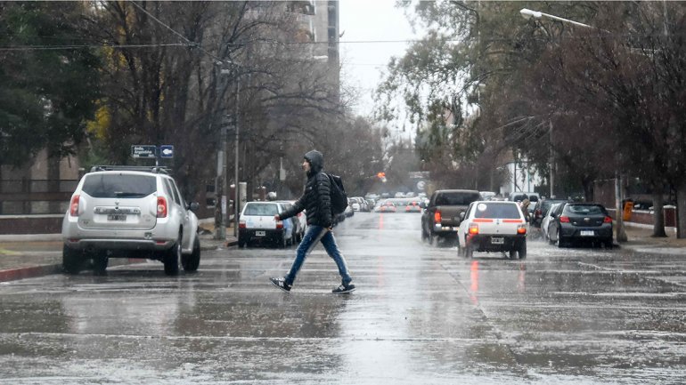 En este momento estás viendo SE VIENE UNA SEMANA CON LLUVIAS, VIENTO Y FRÍO EN EL VALLE