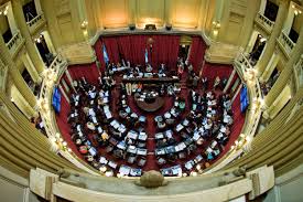 En este momento estás viendo LA DISCUSIÓN POR TARIFAS EN EL SENADO PASÓ A CUARTO INTERMEDIO HASTA EL MARTES