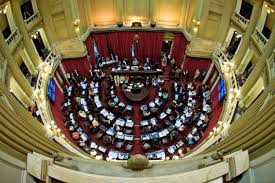 En este momento estás viendo LA DISCUSIÓN POR TARIFAS EN EL SENADO PASÓ A CUARTO INTERMEDIO HASTA EL MARTES