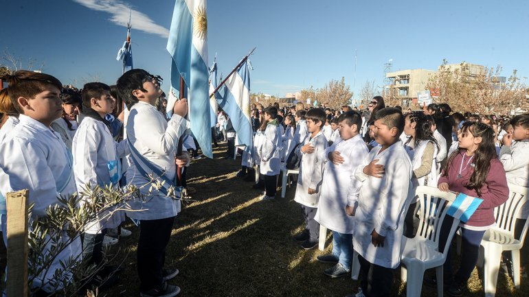 En este momento estás viendo UNA FIESTA POR LA BANDERA