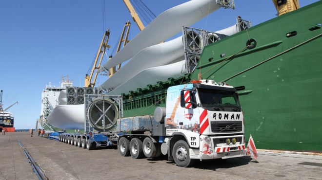 En este momento estás viendo LAS RENOVABLES SE ENFRENTAN A LA SATURACIÓN DEL TRANSPORTE