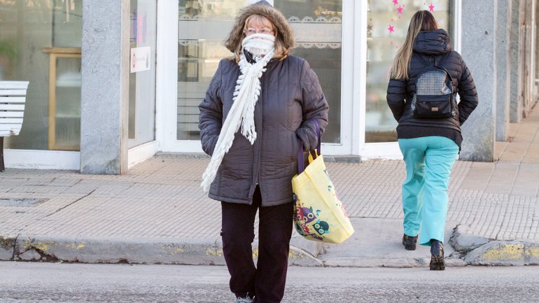 En este momento estás viendo ¡A ABRIGARSE!: LA TEMPERATURA EN EL ALTO VALLE NO SUPERARÁ LOS 9°