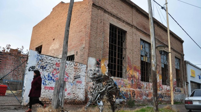 En este momento estás viendo LA PRIMERA USINA DE NEUQUÉN, ENTRE EL ABANDONO Y LAS PROMESAS