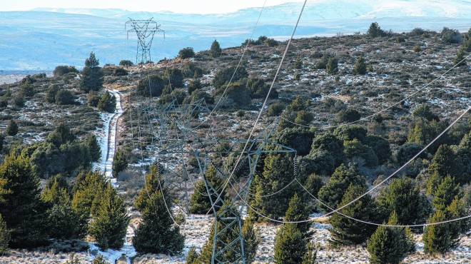 En este momento estás viendo LA PROVINCIA LE QUIERE SACAR A EDERSA LA LÍNEA QUE ABASTECE A BARILOCHE