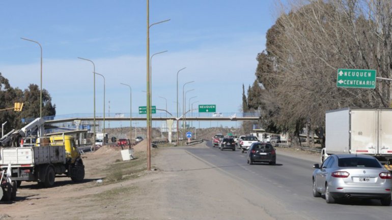 Lee más sobre el artículo VIALIDAD PROVINCIAL TRABAJARÁ EN LA ILUMINACIÓN DE LAS ROTONDAS DE RUTA 7