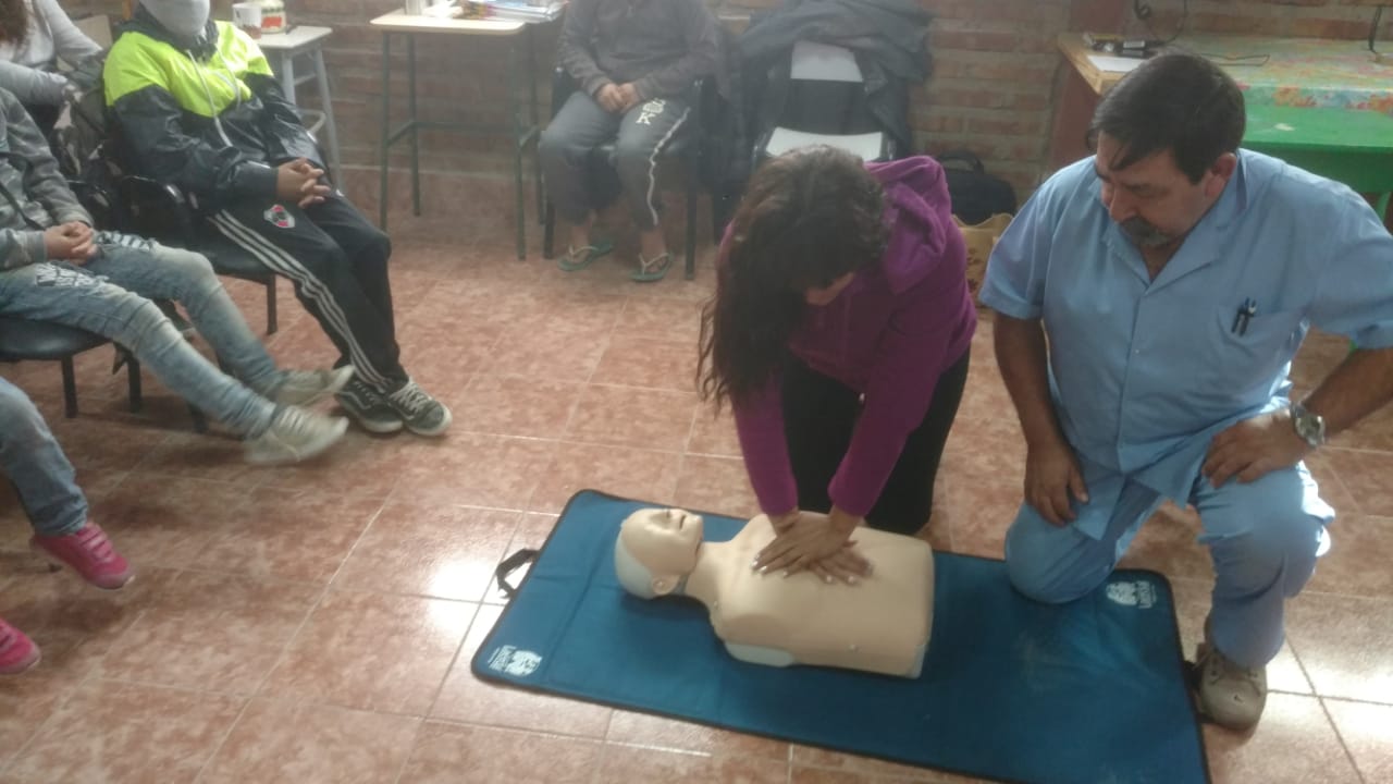 Lee más sobre el artículo CURSO NOCIONES DE PRIMEROS AUXILIOS Y RCP BÁSICO EN BIBLIOTECA POPULAR R. WALSH