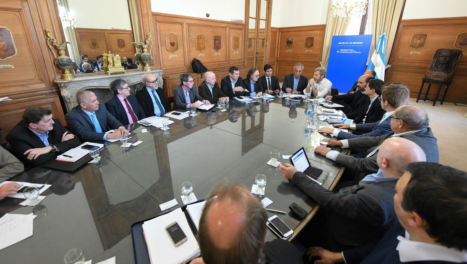 Lee más sobre el artículo GESTO A LAS PROVINCIAS: NACIÓN DA MARCHA ATRÁS CON EL TRASPASO DE SUBSIDIOS EN ENERGÍA