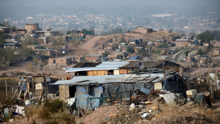 Lee más sobre el artículo EN NEUQUÉN HAY 77 MIL POBRES Y EL ÍNDICE SUBIÓ 4,4 PUNTOS EN EL PRIMER SEMESTRE