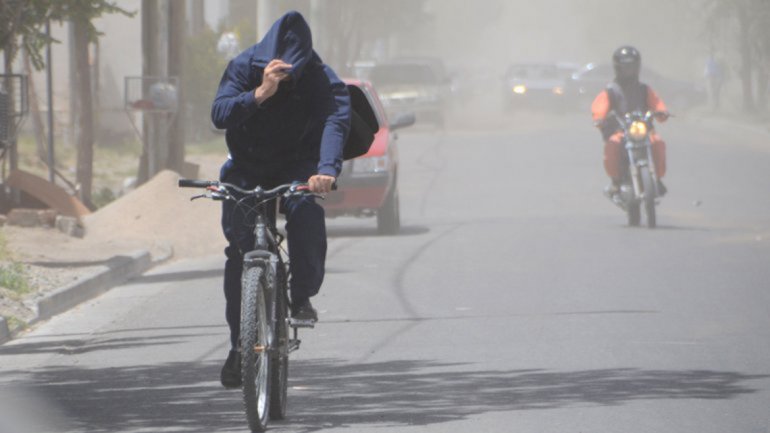 En este momento estás viendo TRAS EL ALERTA POR FUERTES VIENTOS, MIRÁ CÓMO VA A ESTAR EL TIEMPO DURANTE LA SEMANA