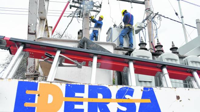 Lee más sobre el artículo RÍO NEGRO (EDERSA): POR LA PRESIÓN DE LA CASA ROSADA, LA PROVINCIA ACTUALIZARÁ LA TARIFA ELÉCTRICA