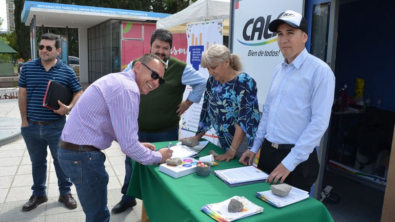 Lee más sobre el artículo CALF APUNTA A BAJAR EL IVA PARA REDUCIR LA FACTURA