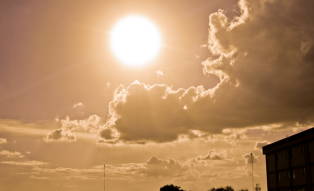 Lee más sobre el artículo PRONÓSTICO: EL SOL Y EL VIENTO SERÁN LOS PROTAGONISTAS DE ESTE JUEVES