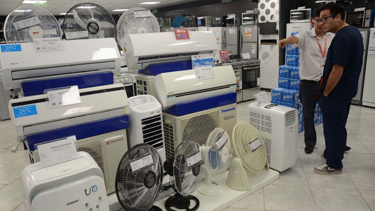 Lee más sobre el artículo EN LA CIUDAD BAJÓ 30% LA INSTALACIÓN DE EQUIPOS DE AIRE ACONDICIONADO