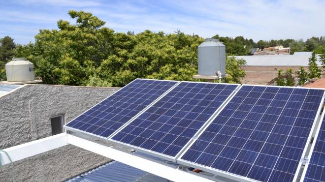 En este momento estás viendo FUENTES RENOVABLES: LOS USUARIOS PODRÁN SER GENERADORES DE ENERGÍA