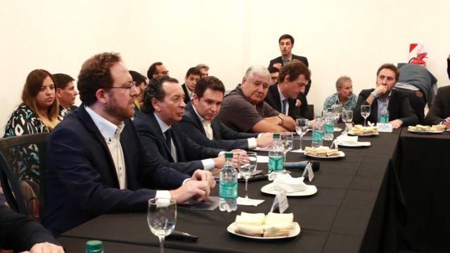 Lee más sobre el artículo SE REUNIÓ LA MESA DE ENERGÍAS RENOVABLES, ENCABEZADA POR DANTE SICA