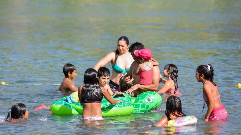 En este momento estás viendo CON 33 °C, HOY SERÁ EL DÍA MÁS CALUROSO DE LA SEMANA