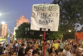 Lee más sobre el artículo BS. AS.: IMPULSAN EN LA LEGISLATURA DECLARAR LA «EMERGENCIA TARIFARIA» EN LA CIUDAD