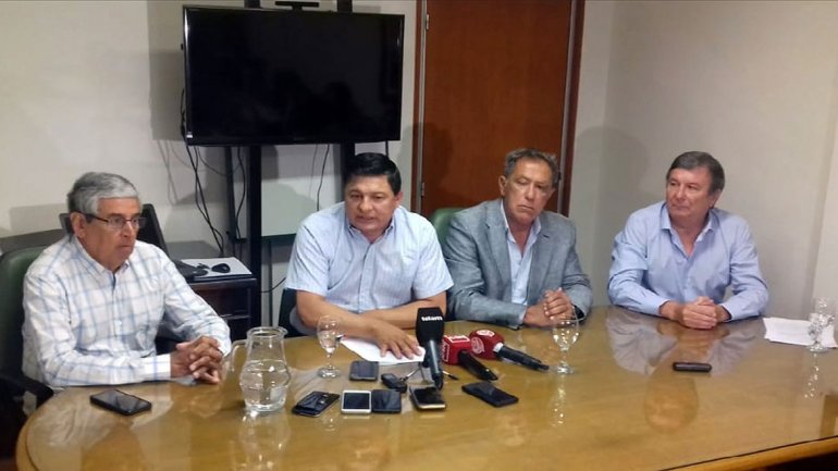 Lee más sobre el artículo SINDICATOS APOYAN A CALF EN SU RECHAZO AL TARIFAZO
