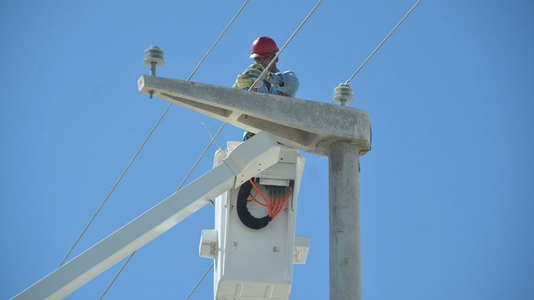 En este momento estás viendo AVANZA EL PROYECTO PARA SOTERRAR LÍNEAS DE ENERGÍA ELÉCTRICA