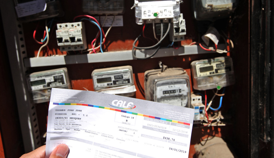 Lee más sobre el artículo MACRI EN GUERRA CON LAS COOPERATIVAS ELÉCTRICAS: SE METE EN LAS FACTURAS