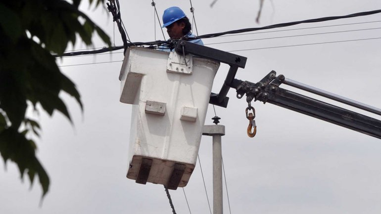 Lee más sobre el artículo SE DECLARÓ UNA GUERRA POR LA TARIFA SOCIAL DE LUZ