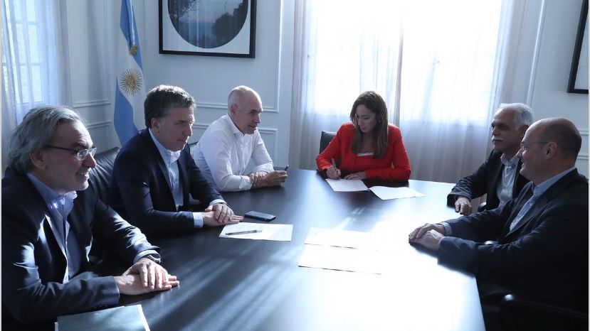 Lee más sobre el artículo ELÉCTRICAS RECLAMAN POR DEUDAS DEL ESTADO DE MÁS DE $ 4000 MILLONES