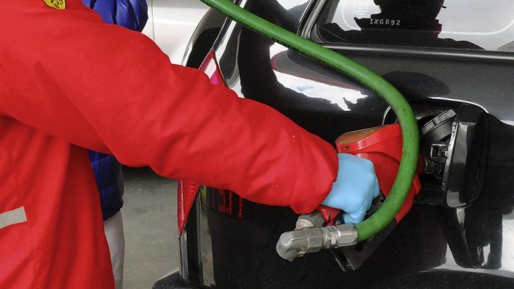 Lee más sobre el artículo DESDE EL PRÓXIMO LUNES SUBEN LAS NAFTAS Y LAS TARIFAS DE GAS