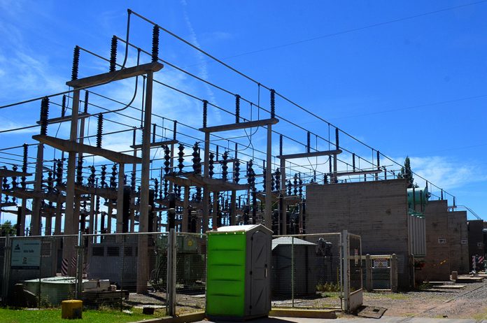 Lee más sobre el artículo DISTRIBUIDORAS ELÉCTRICAS ADVIERTEN A CAMMESA QUE NO PUEDEN AFRONTAR SUS COSTOS